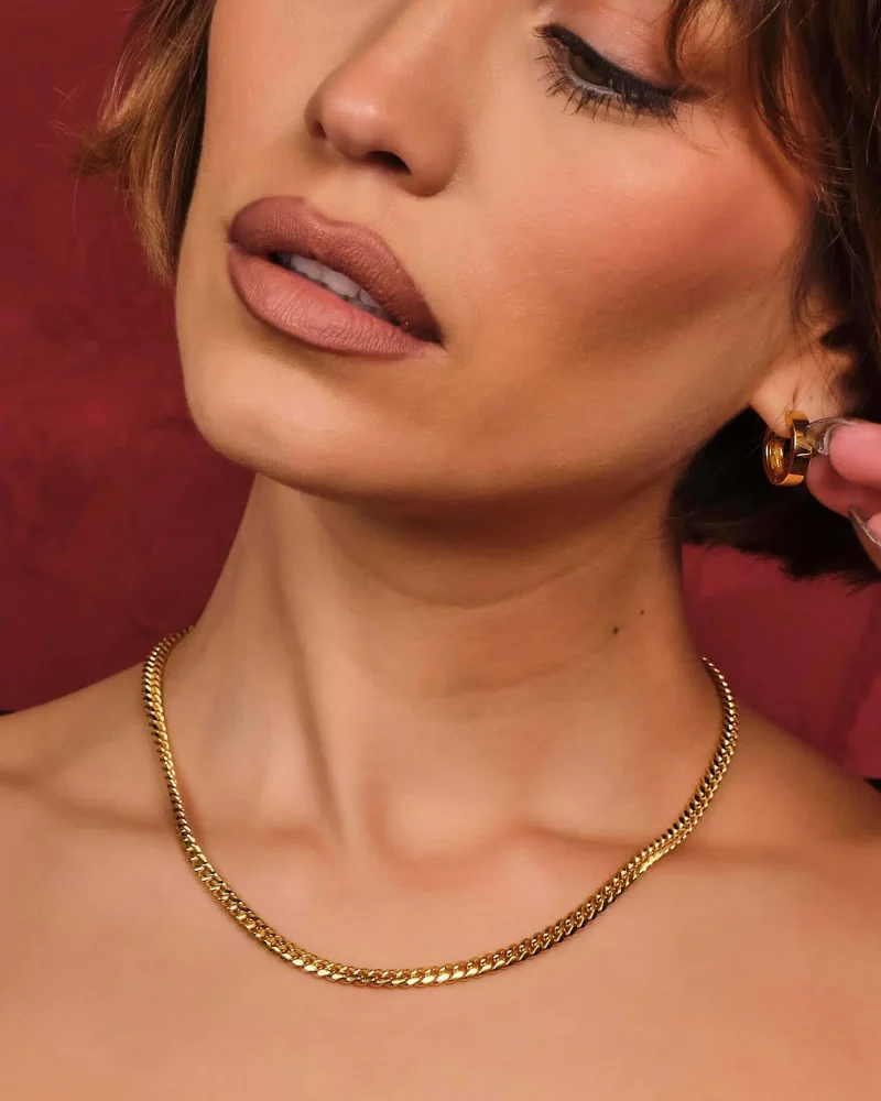 Women_s_Cuban_Link_Chain_5mm_Gold_Model2_Shopify_Tall_1bdad6ec-2bc9-4df3-90b7-4fee0d8c5275.webp